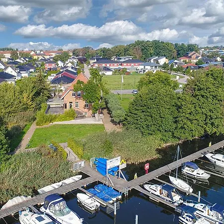 Prima Inn Ferienwohnungen Sonnenufer Am Ruppiner See Neuruppin Buitenkant foto